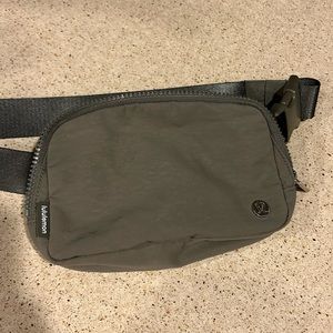 Everywhere Belt Bag 1L
